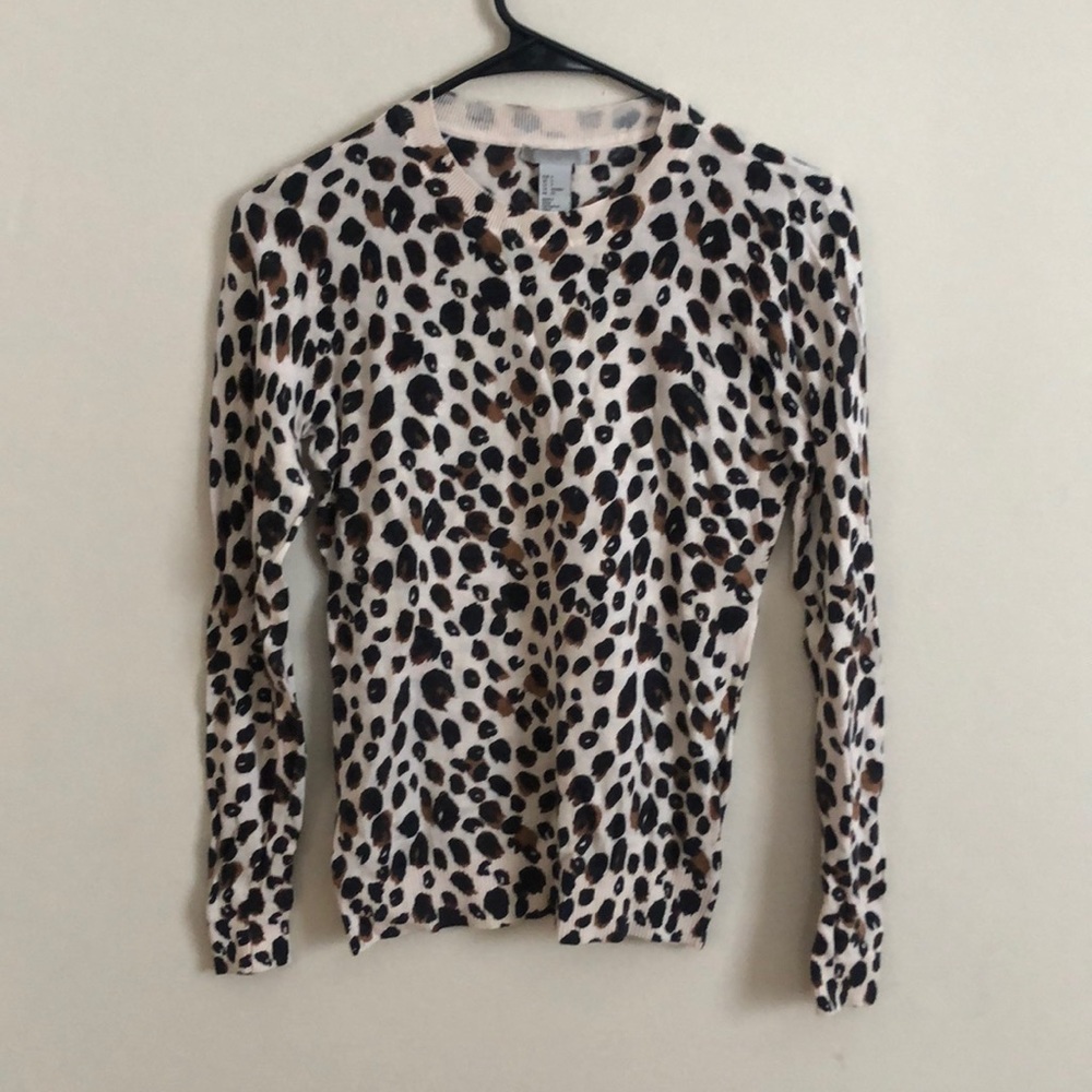 Lightly worn, H&M size small cheetah print sweater
